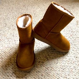 Girls Ugg Koolaburra Boots
